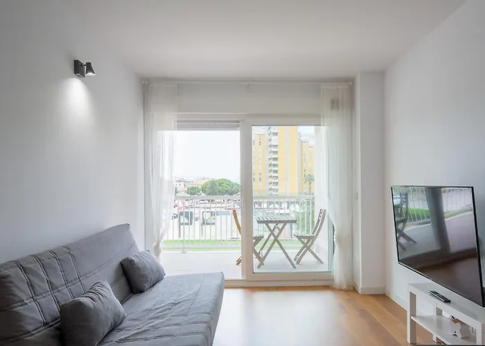 Apartamentos En Canet Al Mar, Junto Playa Y Con Piscina
