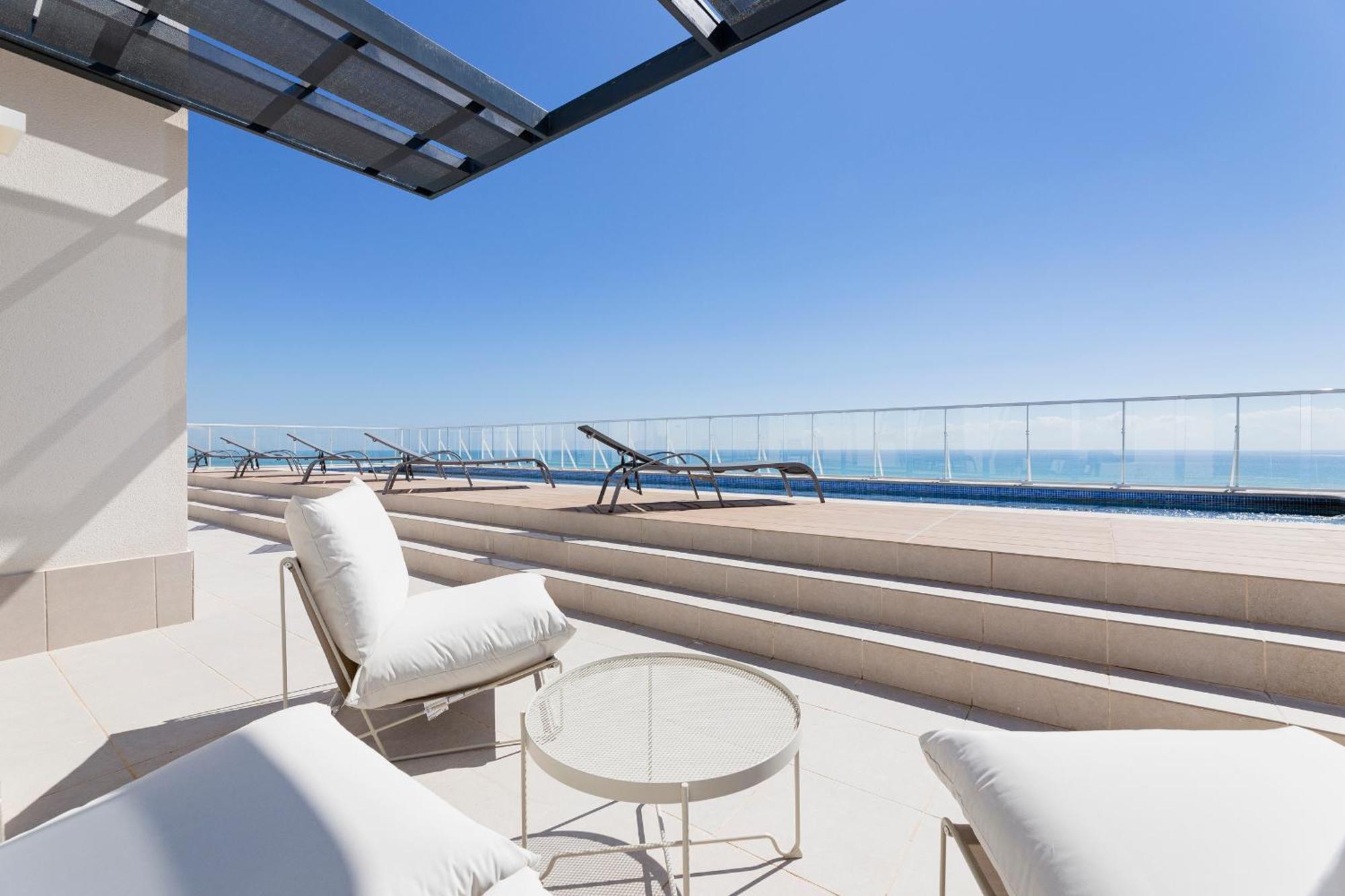 Apartamento En Canet Al Mar, Junto Playa Y Con Piscina